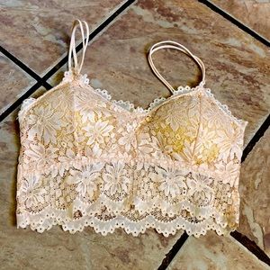 Peach bralette NWOT never worn.